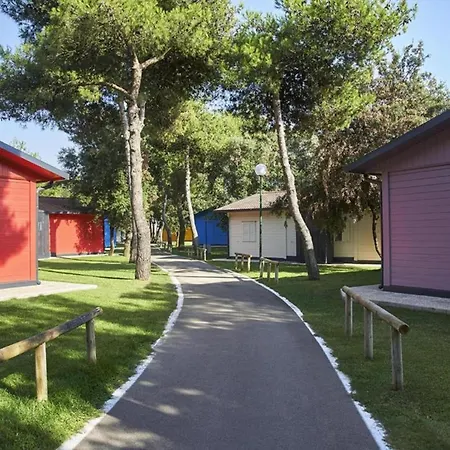 Belvilla By Oyo Villaggio C2 * Baia Domizia